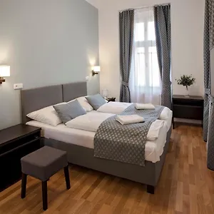 Otel Corto Old Town